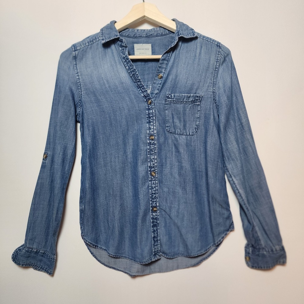 American Eagle Chambray Denim Boyfriend Fit Button Down Shirt Light Blue Size XS